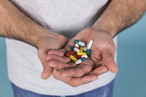 Contraindicado em pacientes em uso de antibióticos linezolida