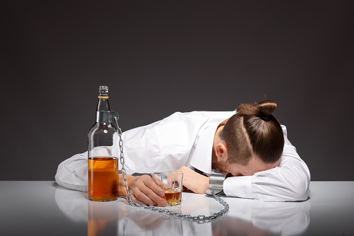 Contraindicado para pacientes com histórico de alcoolismo crônico
