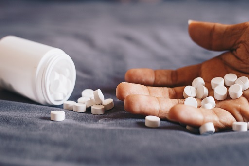 Contraindicado para pacientes que pararam recentemente de usar medicamentos tranquilizantes