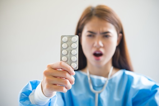 Contraindicado em pacientes em uso de medicamentos antifúngicos