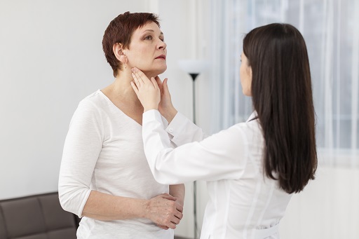 Síndrome hereditária rara, autossômica dominante, causada por mutações no proto-oncogene RET
