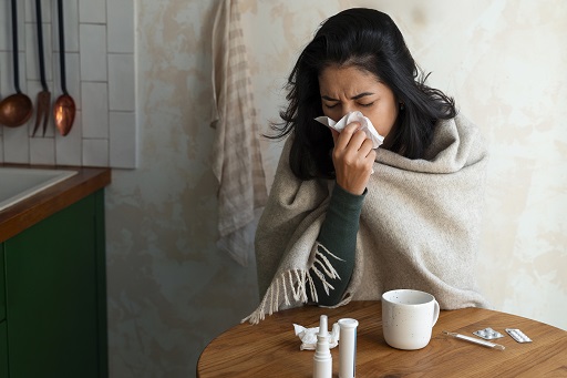 Inflamação nasal crônica causada por reações do sistema imunológico a alérgenos como poeira, ácaros, mofo e pelos de animais
