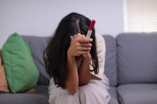 Período em que a mulher apresenta sinais físicos, sintomas e alterações corporais que indicam a possibilidade de uma gestação em curso