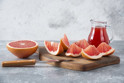 Contraindicado se faz consumo de toranja (grapefruit), incluindo sua forma em suco, fruta cítrica híbrida